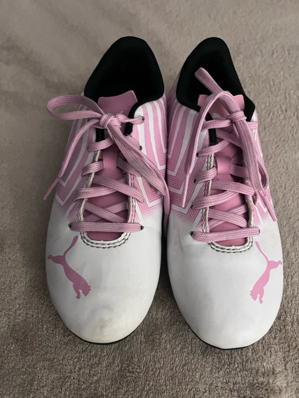 Puma girls White and Pink soccer Cleats sz 13